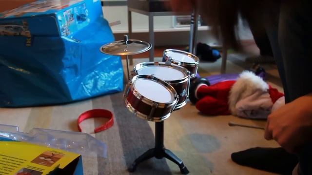 Mini Drum Kit Solo смотреть онлайн