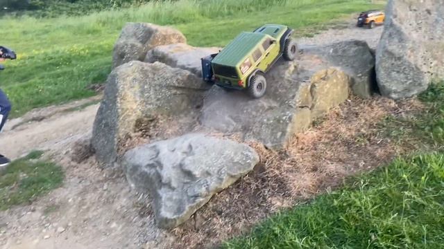 Axial SCX6 jeep and friends смотреть онлайн