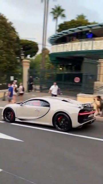Bugatti chiron #shorts #supercars #bugatti #bugattichiron #chiron #chironsport #hypercar #megacars смотреть онлайн