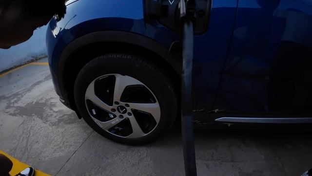 Trải Nghiệm Thuê Xe Tự Lái: Vinfast VF8 - Lần Đầu Lái Xe Điện Công Nghệ Cao смотреть онлайн