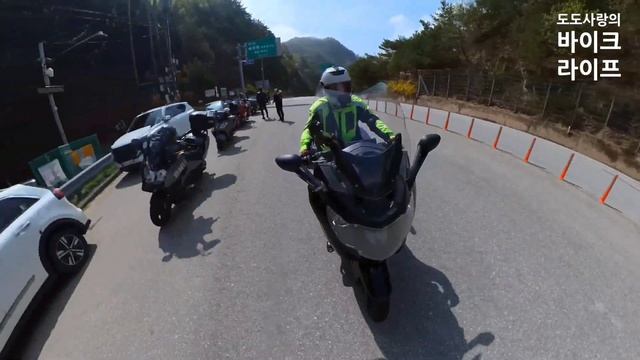 투어러 바이크 BMW K1600GT로 즐기는 배후령 와인딩 / 의암호 / 드론영상 смотреть онлайн