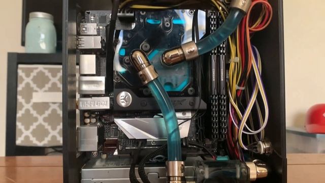 I Built a Custom SFF PC Case (ITX) смотреть онлайн
