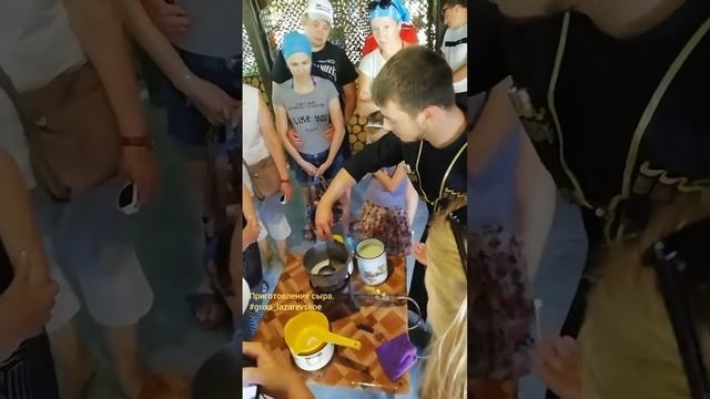 Джип тур, заехали на Сыроварню. Готовим сыр.
#lazarevskoe_jeepping
Instagram: grixa_lazarevskoe смотреть онлайн