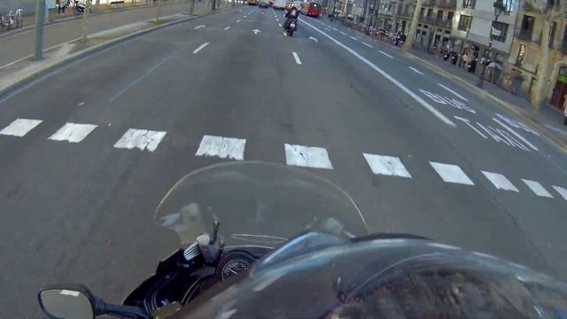 K1200GT Gran Vía, Barcelona смотреть онлайн