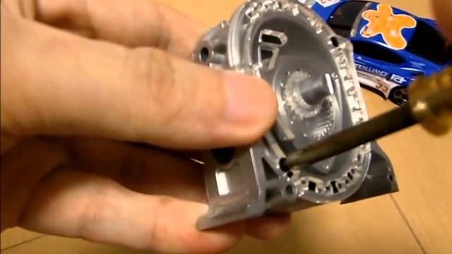 DARPA LiquidPiston mini X engine having the size of a smartphone and does not need oil or piston смотреть онлайн