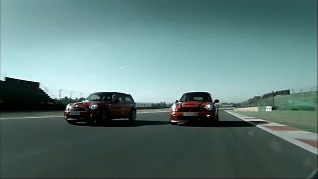 Mini R56 John Cooper Works and Mini R55 John Cooper Works Clubman | Driving scenes смотреть онлайн