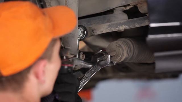 Jak vyměnit táhlo řízení na BMW 3 E36 [NÁVOD] смотреть онлайн