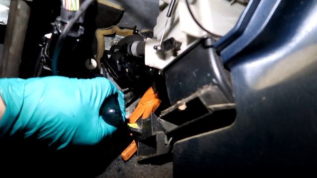 Byter värmekran på volvo 7/900 utan AC смотреть онлайн