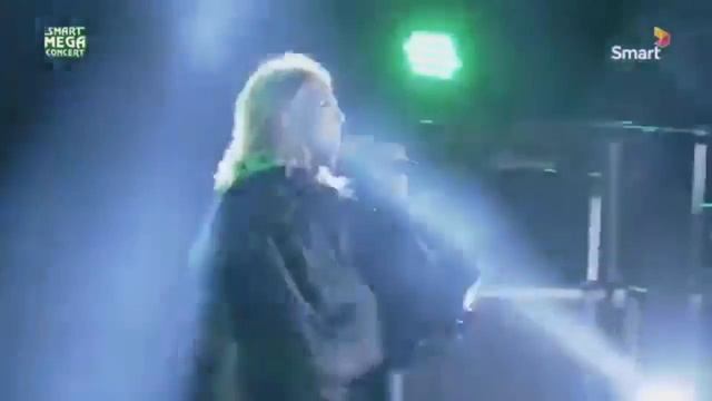 CL - 'HELLO BITCHES' (SMART MEGA CONCERT IN CAMBODIA) смотреть онлайн