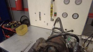 Проверка ГУР самосвал Volvo 8*4 на стенде