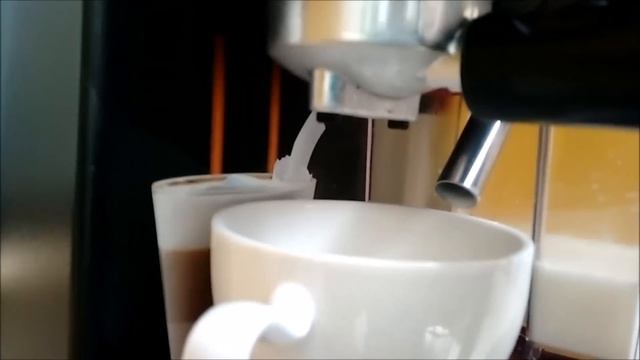 Manejo cafetera Oster prima latte, para un buen capuchino, latte, expreso, etc... смотреть онлайн