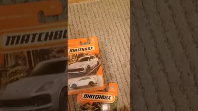 Matchbox Porsche Cayenne Turbo & 2012 BMW 3 Series Touring смотреть онлайн