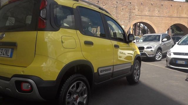 Fiat Panda Cross Partner Partita per la Pace - Papa Francesco смотреть онлайн