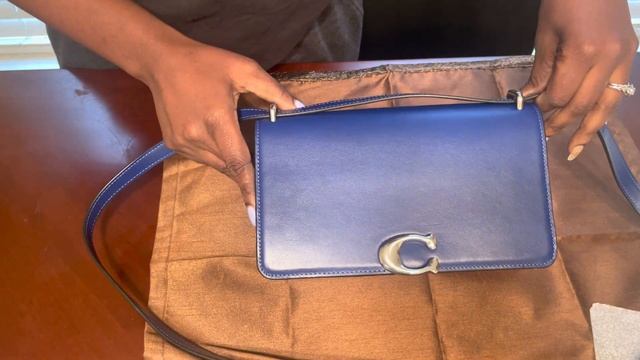 Unboxing: Coach Bandit shoulder bag in sport blue смотреть онлайн