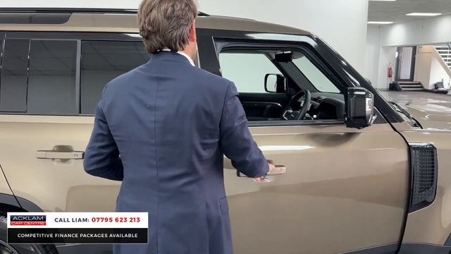 2024 Land Rover Defender 110 3.0 D250 HSE Hard Top Commercial (3 Seat) (VAT Q) смотреть онлайн
