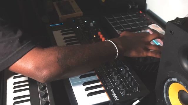 DAWLESS DIARIES EP. 2: MPC LIVE, ARTURIA MINI FREAK, YAMAHA REFACE CP смотреть онлайн