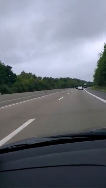 B7 Audi S4 with Non-res Milltek exhaust - Autobahn flyby.. about 150mph ish. 12/09/13 смотреть онлайн