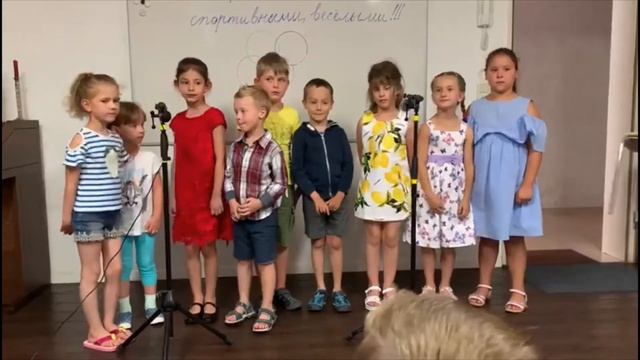 Учим песнку "Лапочки" смотреть онлайн