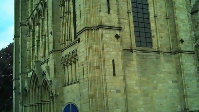 SQ8 Mini Camera. Ripon Cathedral July 2016 смотреть онлайн