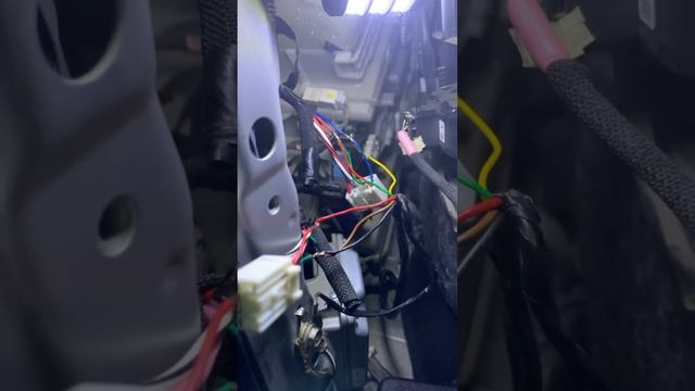 Соединения проводов от розетки фаркопа LC200