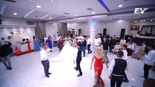 Shoqëria e Erit në valle, ndizet atmosfera nga Shoqëria e Çiftit смотреть онлайн