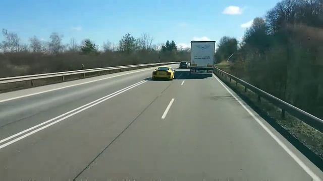 Audi R8 Yellow смотреть онлайн