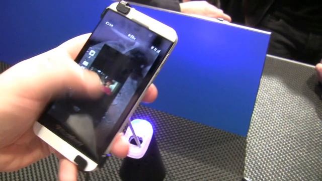 BlackBerry Z10 με BB 10 OS смотреть онлайн