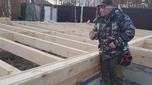 Балки 1 этажа на доме из профилированного бруса