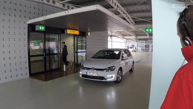 VW Passat GTE | Fully Charged смотреть онлайн