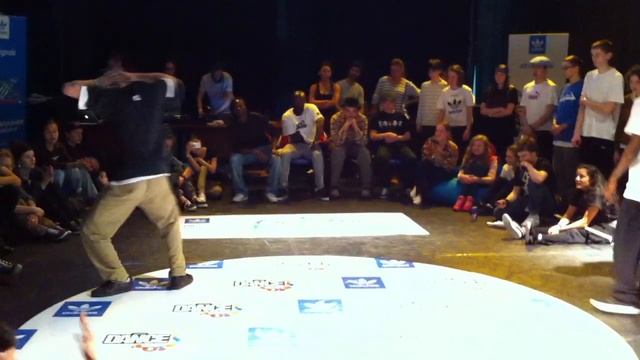 DanceViews3 2012 house 1/2 Washington (SoulBrooklyn) Vs Raf (FarFor) смотреть онлайн
