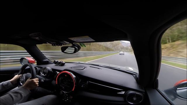 MINI battle on the Nürburgring! F56 vs R56 смотреть онлайн