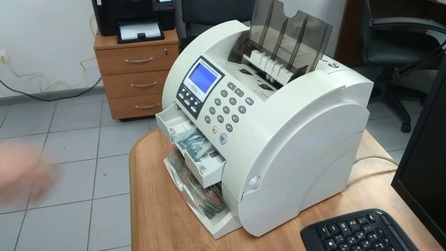Счетчик-сортировщик банкнот SB-1100 смотреть онлайн
