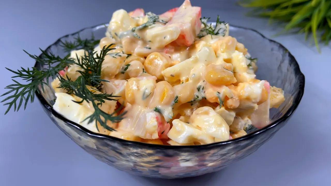 Салат "ПОЧЕМУЧКА"! Все кто ПРОБУЕТ, спрашивают ПОЧЕМУ он такой ВКУСНЫЙ! Просто и быстро! смотреть онлайн