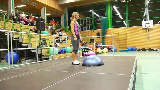 Sportnacht 2010 - Bosu Einführung Teil 1 смотреть онлайн