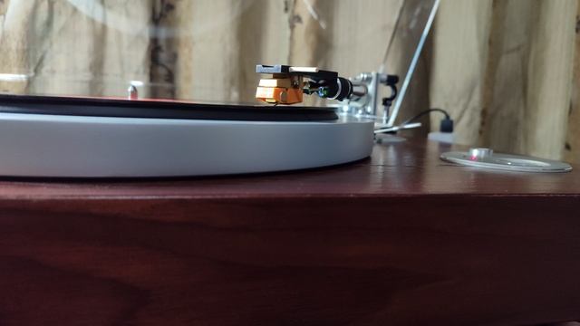 Неровная пластинка Focus