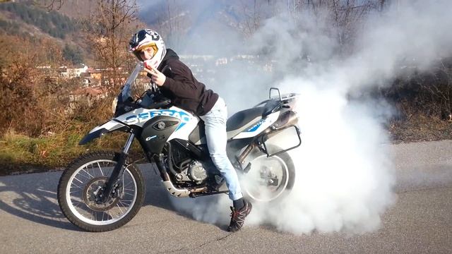 BMW G650GS SERTAO BURNOUT смотреть онлайн