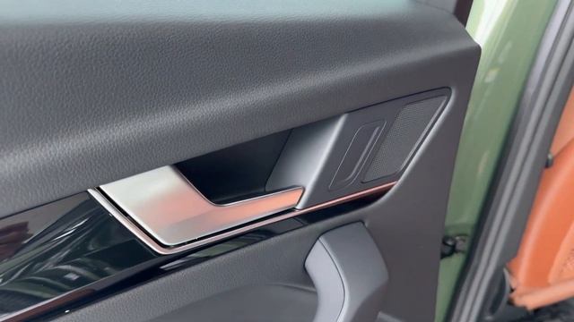 2024 Audi Q5 S line - Interior and Exterior Details смотреть онлайн