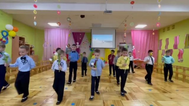танец мальчиков на 8 марта детском саду смотреть онлайн