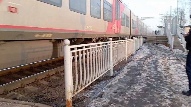 Двойной Электропоезд Ласточка эс2г-019+эс2г-024 Сообщением Тосно-Санкт-Петербург Станция Поповка смотреть онлайн