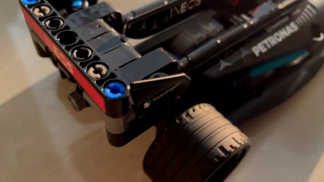 組好啦！LEGO Mercedes-AMG F1 W14 Pull-Back смотреть онлайн