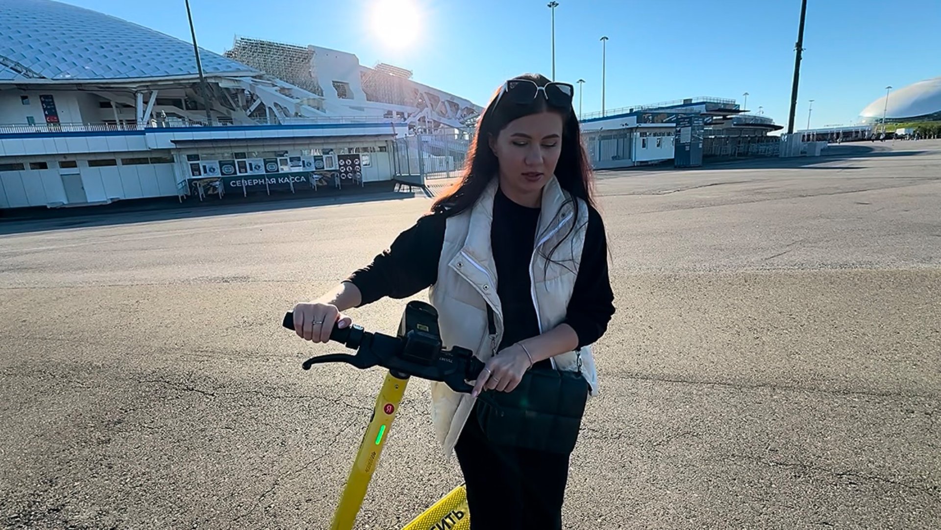 Наш отдых в Сочи Парк Отеле 🌴 продолжается. Пришли в Олимпийский парк, катаемся на самокатах смотреть онлайн