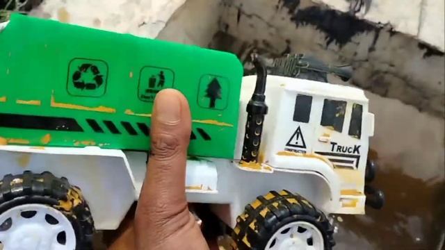 Membersihkan Mainan Berlumpur Mobil Truck, Mobil Tayo, Mobil Teng, Excavator смотреть онлайн