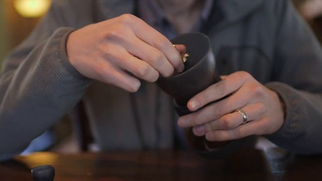 Hario Coffee Hand Grinder Skerton Overview смотреть онлайн