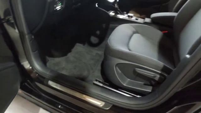 Audi A3 1.4 TFSI Sportback e-tron Ambition Hybrid 296 смотреть онлайн