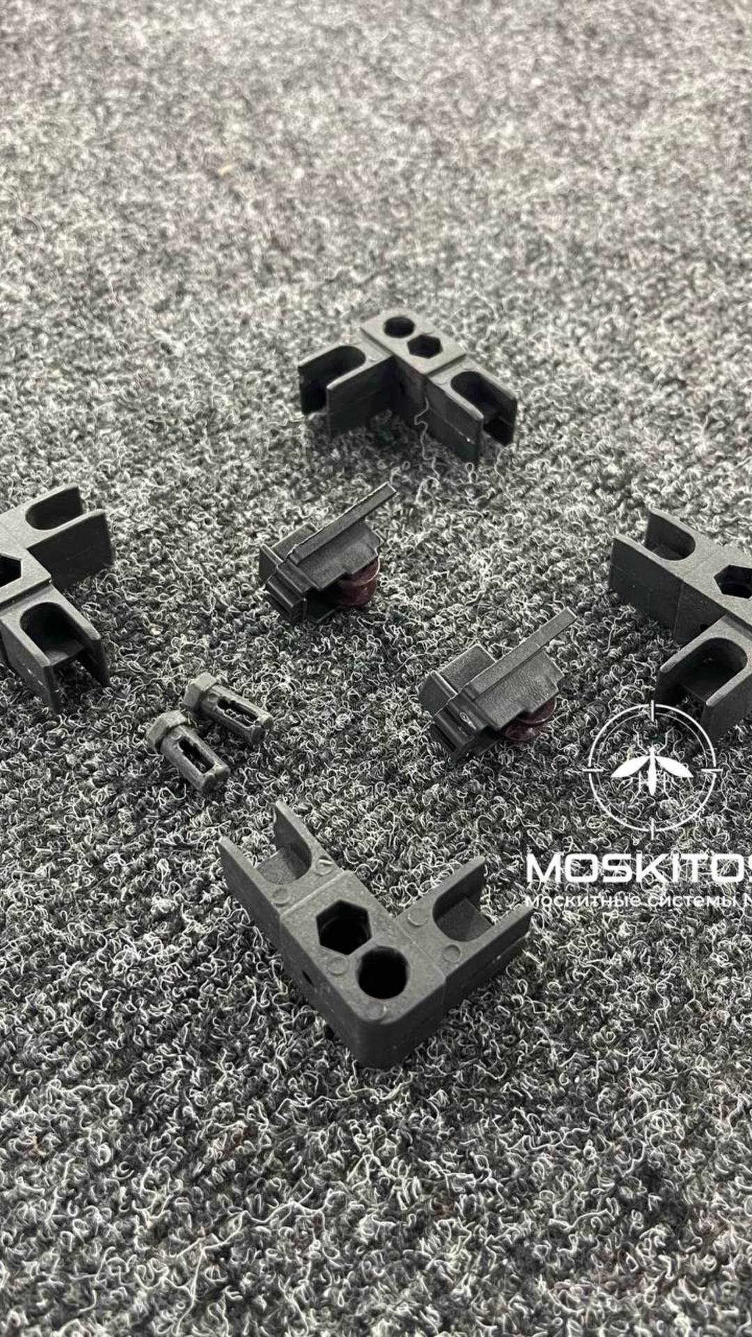 4 угла, 2 направляющих, 2 регулировочных гвоздя / антрацит / CLASSIC 20