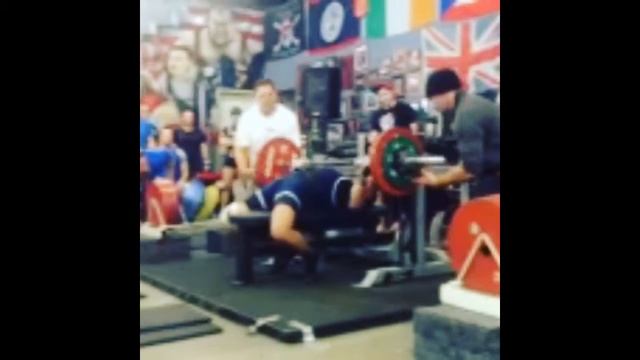 Juan laija 330 bench press@178 lbs. supertraininggym sacramento ca. смотреть онлайн