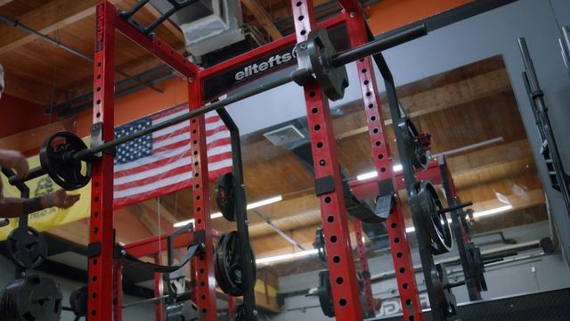 ASMR: Hidden Gym Camera Pt. 1 смотреть онлайн