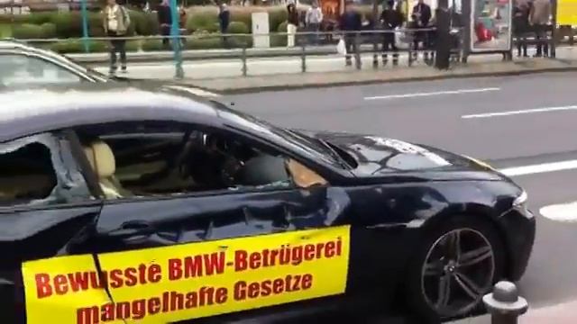 Angry owner of BMW M6 destroy $160,000 car due to constant engine issues & poor service смотреть онлайн