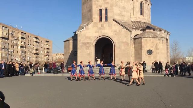 Բարեկենդանի տոնը смотреть онлайн