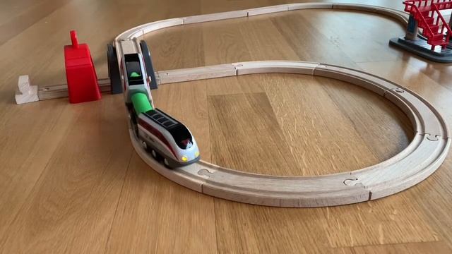 BRIO World Smart Tech train Ikea Self operated Lillabo basic train set l vilcieniņš video bērniem смотреть онлайн